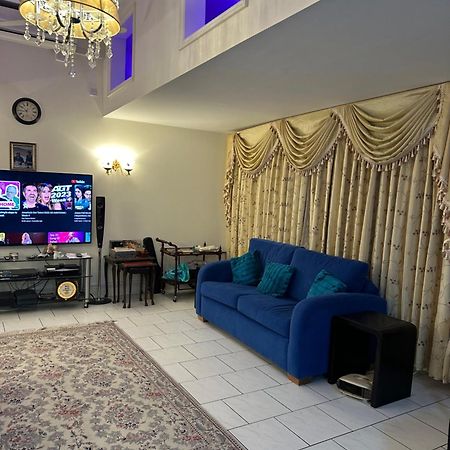 Amazing Gantshill Studio Annexe & Free Parking 레드브리지 외부 사진