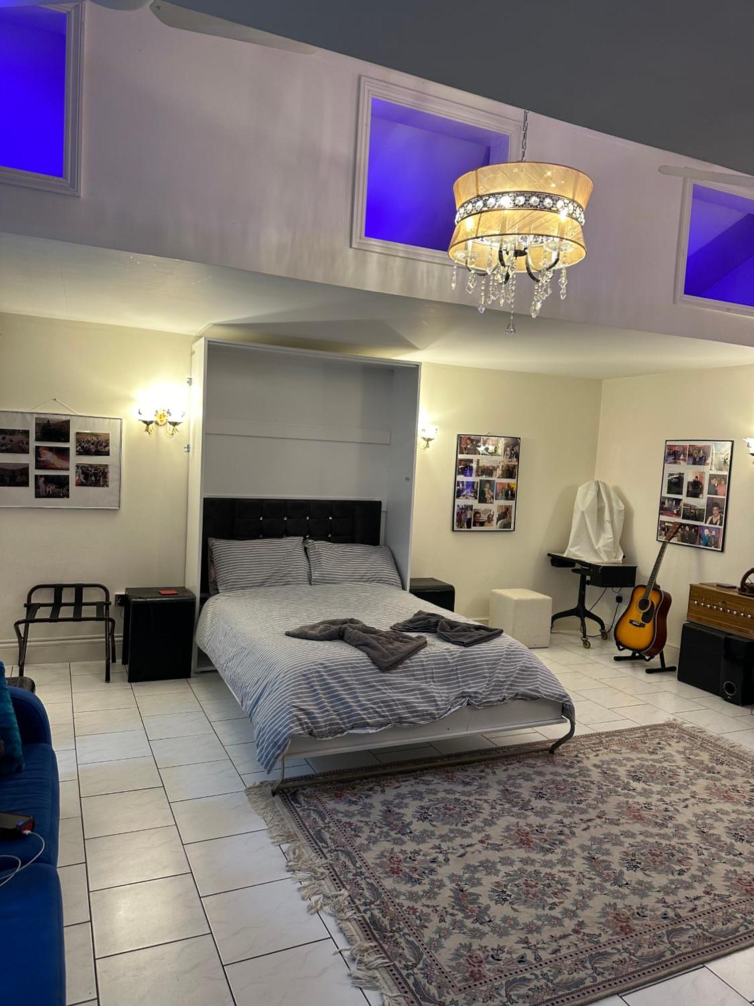 Amazing Gantshill Studio Annexe & Free Parking 레드브리지 외부 사진