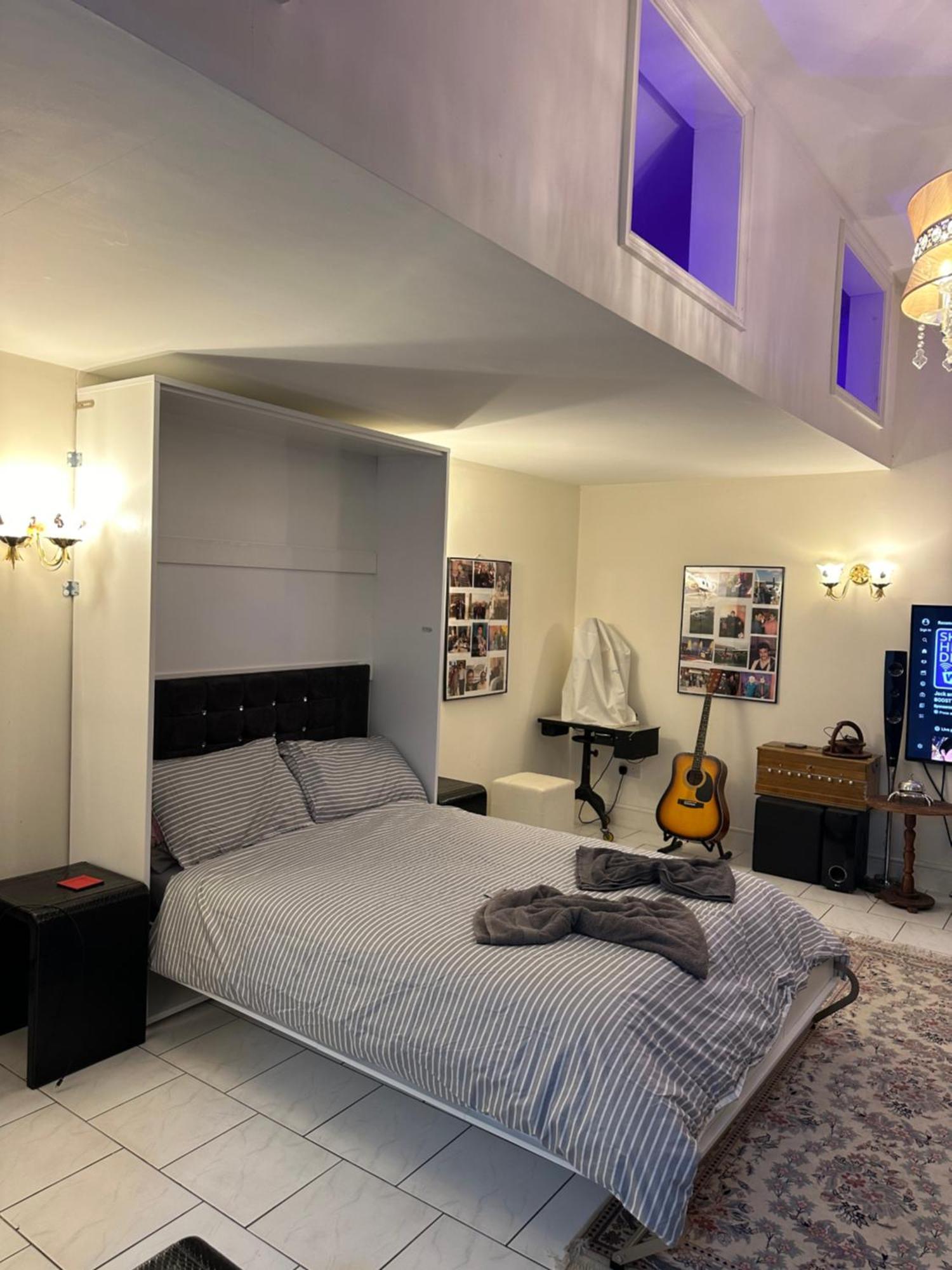 Amazing Gantshill Studio Annexe & Free Parking 레드브리지 외부 사진