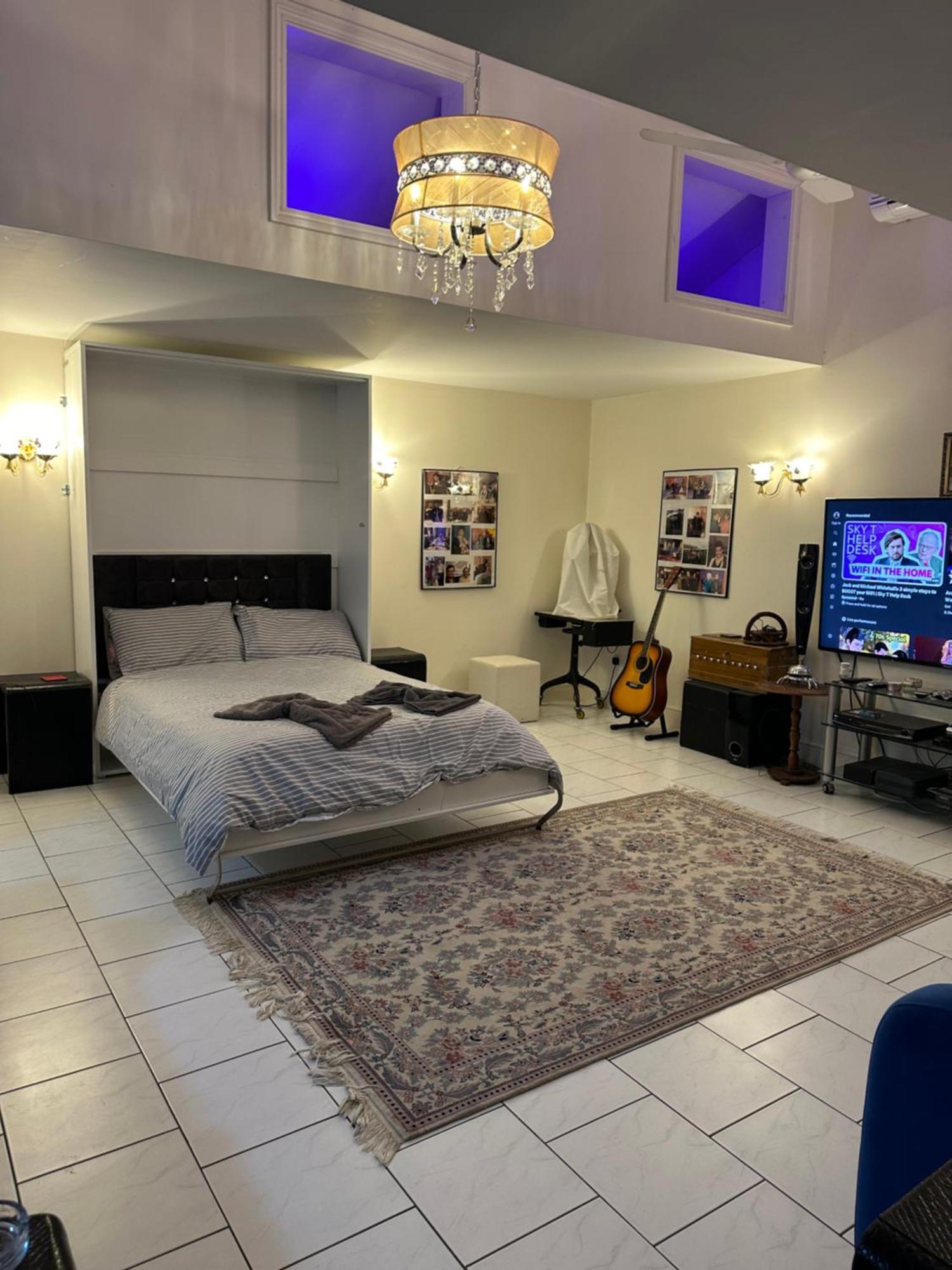 Amazing Gantshill Studio Annexe & Free Parking 레드브리지 외부 사진
